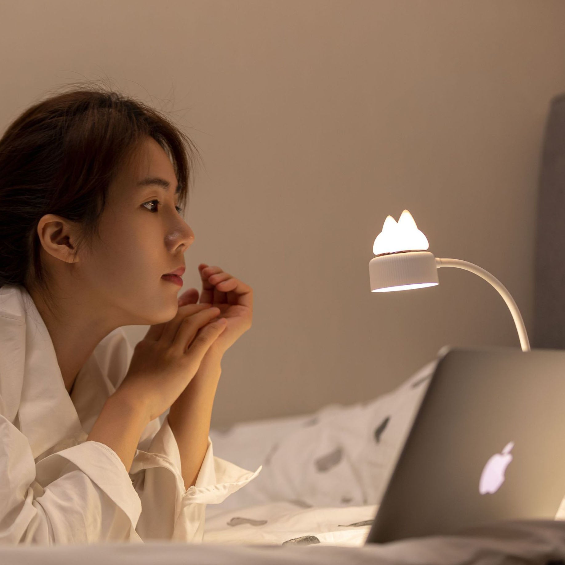 GlowLamp - Lampe de bureau LED moderne avec design d'oreilles de chat