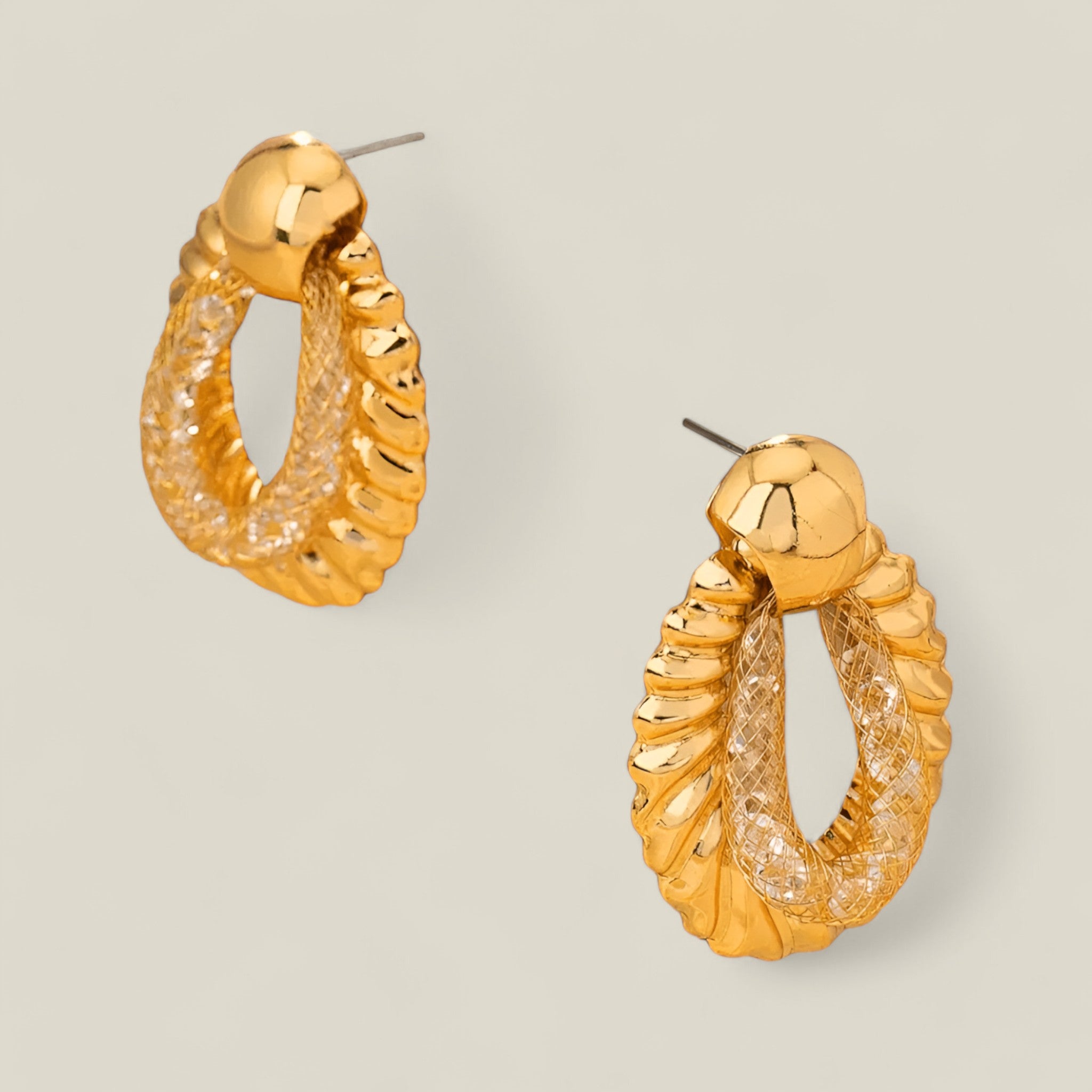 Delia - Élégant design en cascade en or