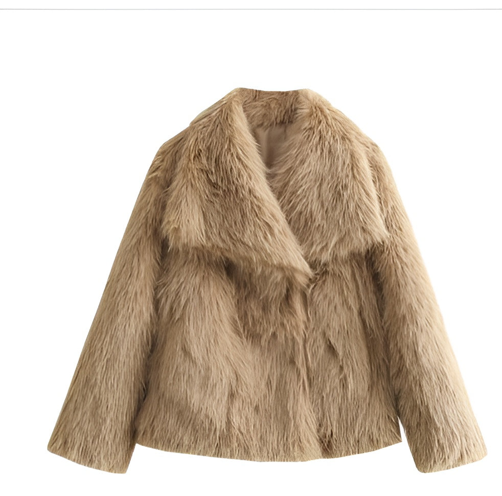 Corrine - Veste oversize en fausse fourrure à col large
