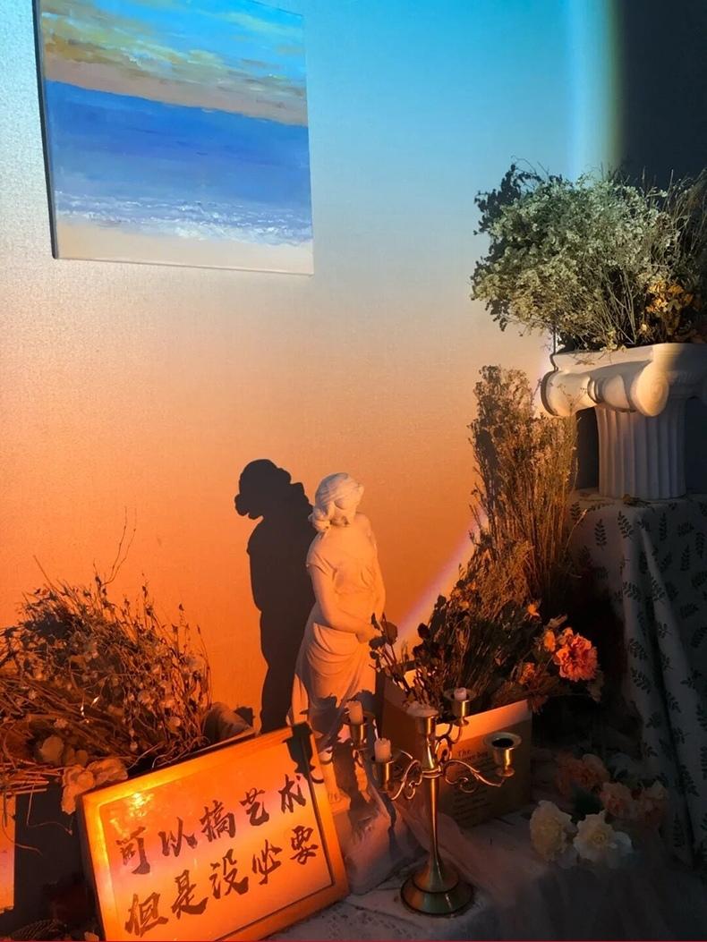 Lampe de Chevet LED Astronaute CosmoGlow – Créez une Ambiance Cosmique Magique