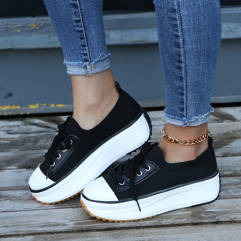 Sneakers Thora élégantes avec semelle plus épaisse et lacets ajustables