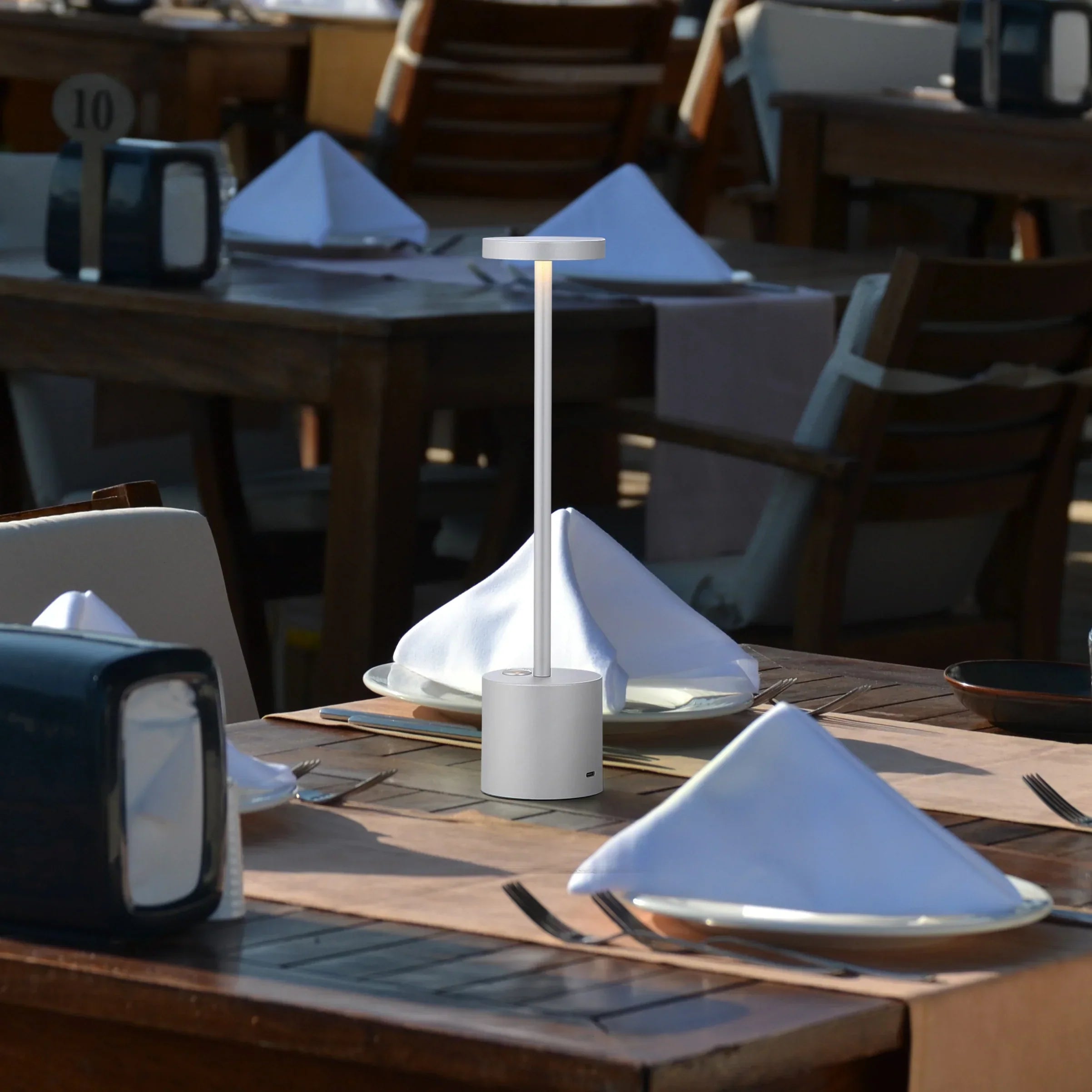 ModernFlair - Lampe de table rechargeable élégante