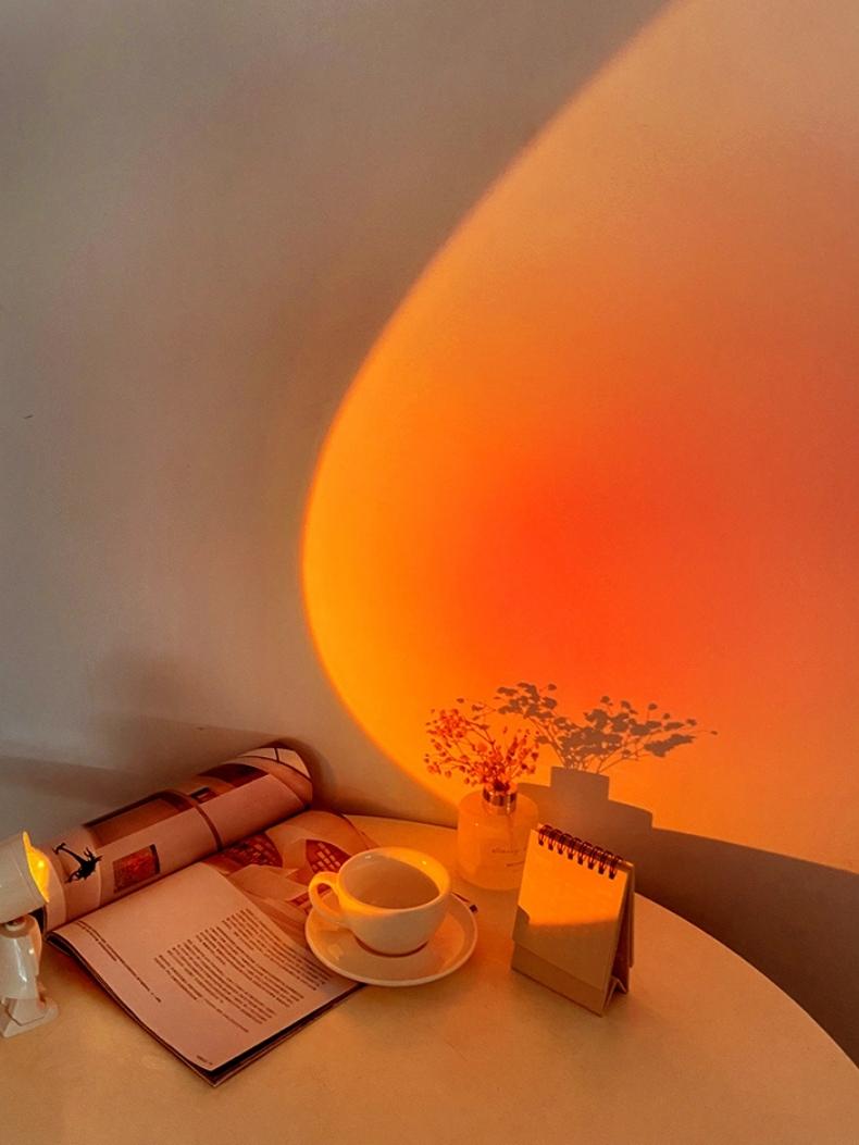 Lampe de Chevet LED Astronaute CosmoGlow – Créez une Ambiance Cosmique Magique