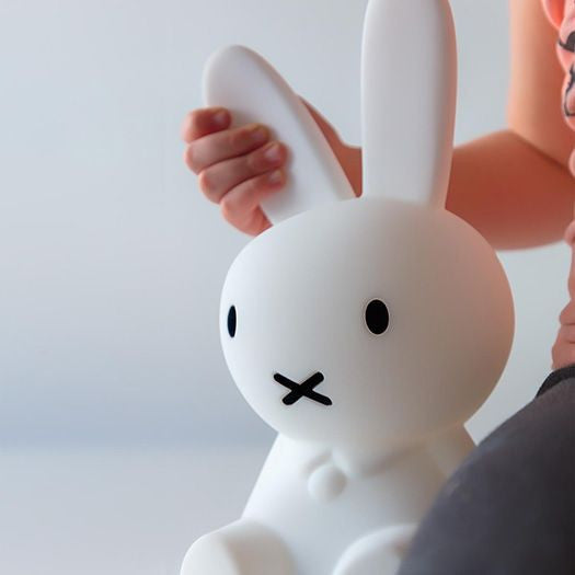 BunnyGlow Lampe de Bureau LED – Éclairage Doux et Apaisant avec un Design Intemporel