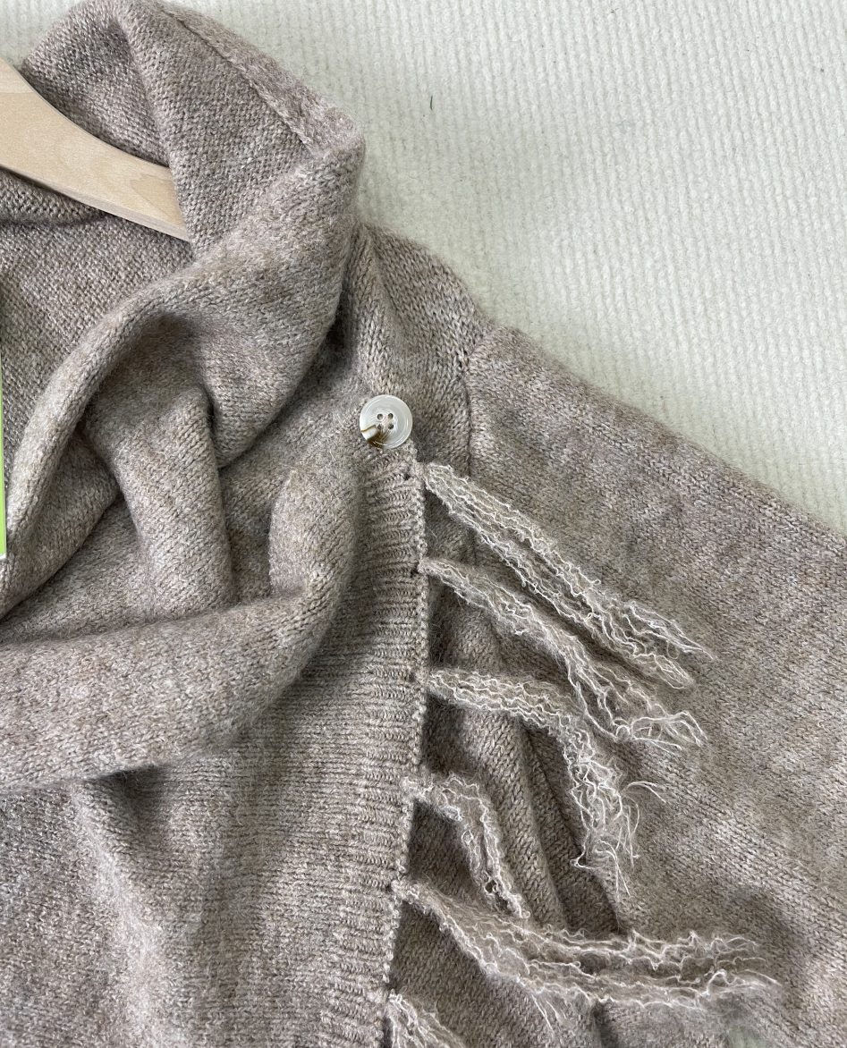 Tendance d'automne® - Pull moderne à manches longues avec écharpe