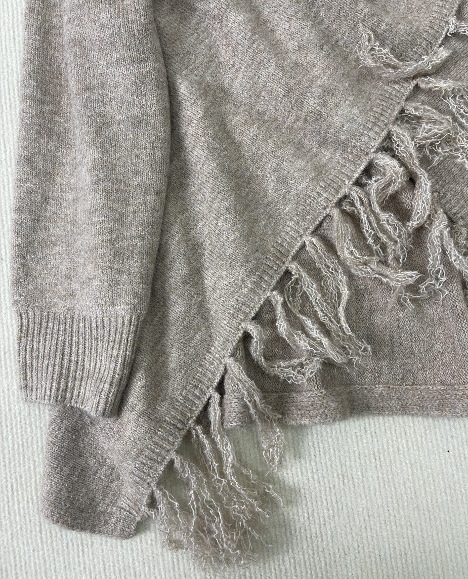 Tendance d'automne® - Pull moderne à manches longues avec écharpe