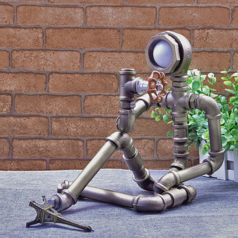 MechForma - Lampe de table créative industrielle en forme humaine