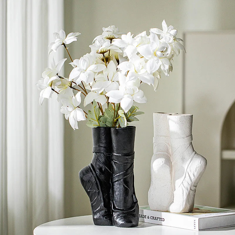 Vase à fleurs en céramique inspirée du ballet élégant