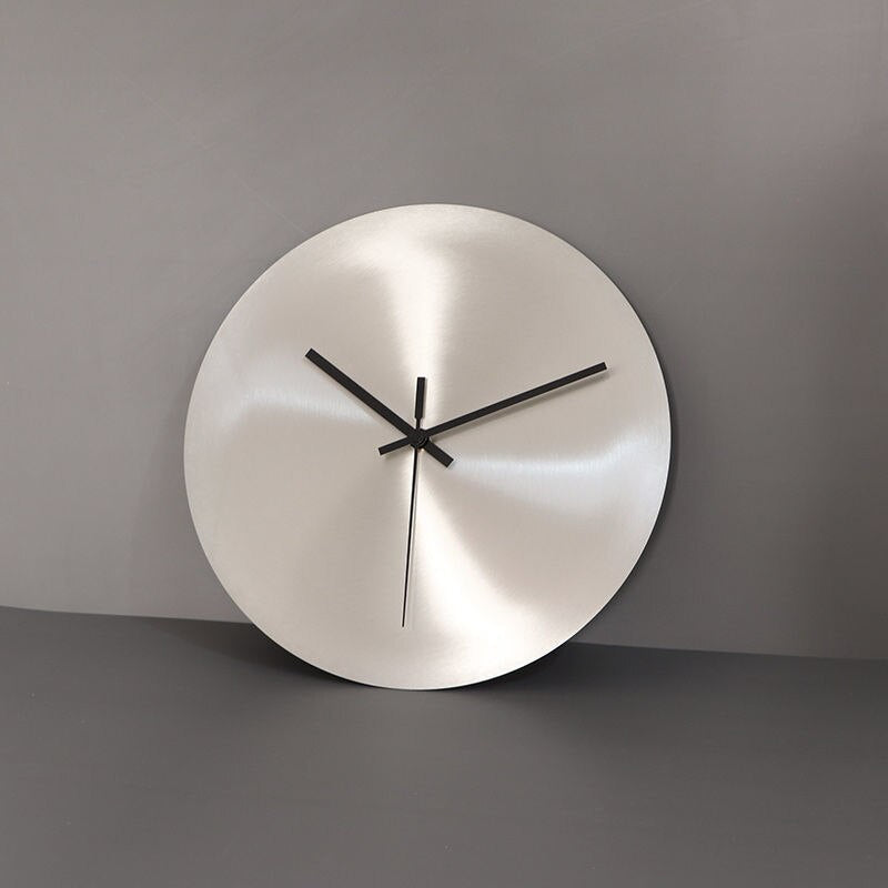 Horloge murale minimaliste Aiden Luxe – Élégance intemporelle pour les intérieurs modernes