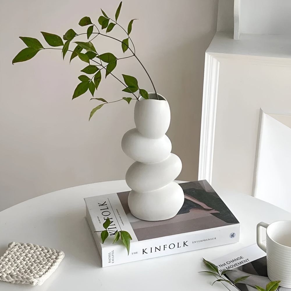 Vase en céramique ovoïde OvaForm - Décoration moderne en forme d'œuf pour centre de table