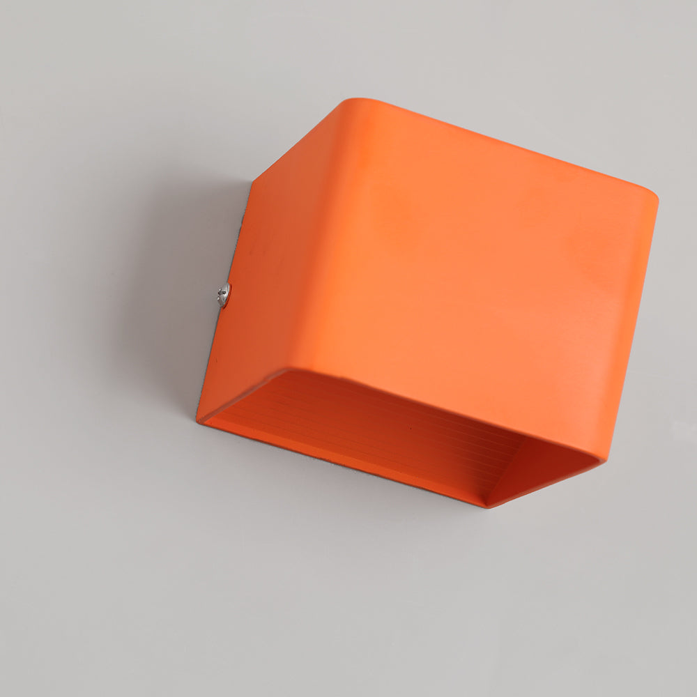 Plafonnier carré au design unique