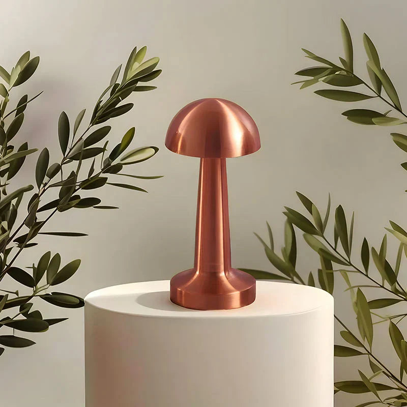 LumiShroom – Élégante lampe en cuivre de champignon
