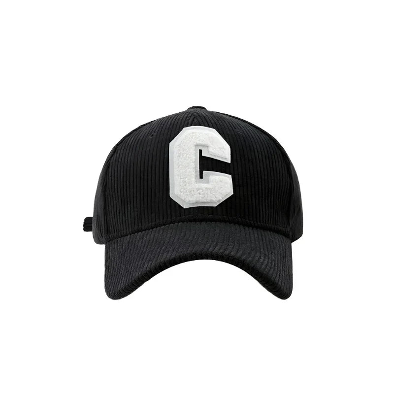 Casquette Classique avec un Design en "C