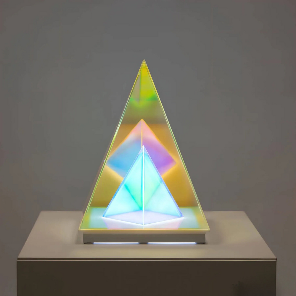 LumiPyramid - Lampe pyramidale irisée aux couleurs changeantes