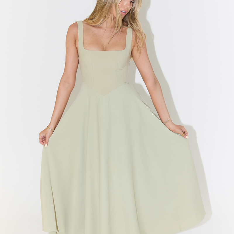 Sofia – Robe Midi Sans Manches avec Encolure Carrée