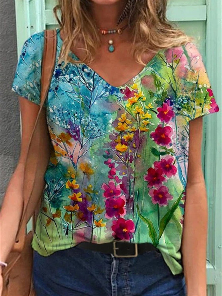 T-shirt à col en V Floral Elegance – Adoptez l'art de la nature