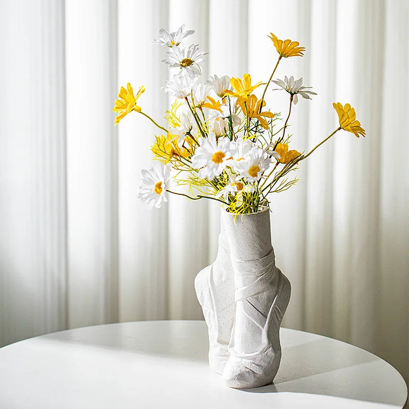 Vase à fleurs en céramique inspirée du ballet élégant