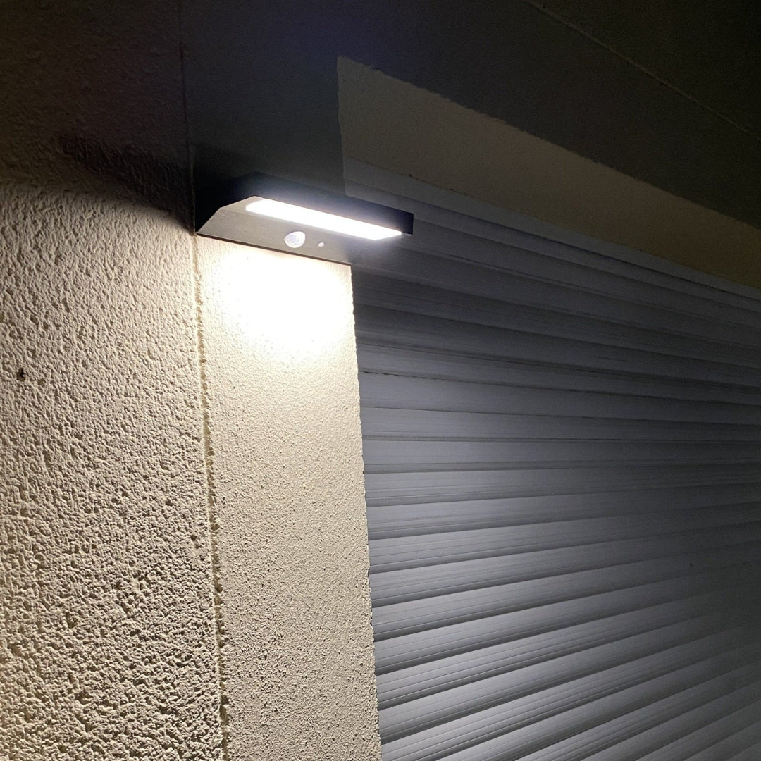 Lampe murale à détecteur de mouvement SolarGuard
