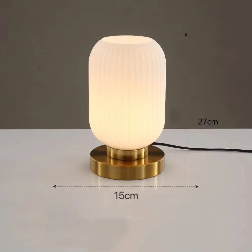 Lampe de table élégante AuraGlow – Design strié avec éclairage ambiant