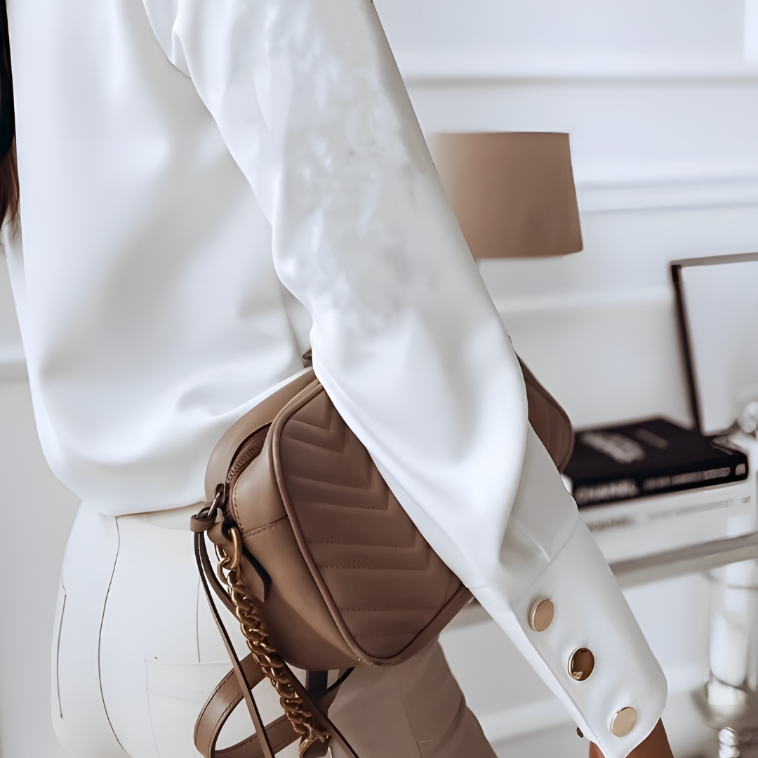 Elora – Élégante blouse à manches longues avec des boutons