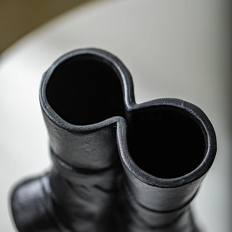 Vase à fleurs en céramique inspirée du ballet élégant