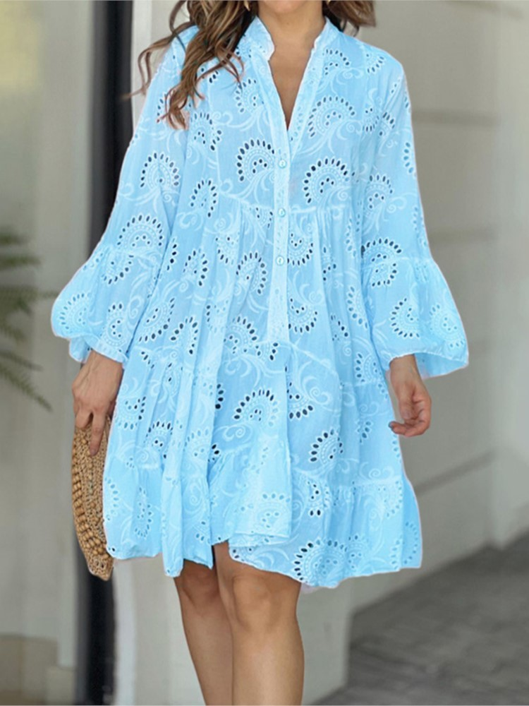 Robe Emilia en Broderie avec Manches Courtes et Décolleté en V