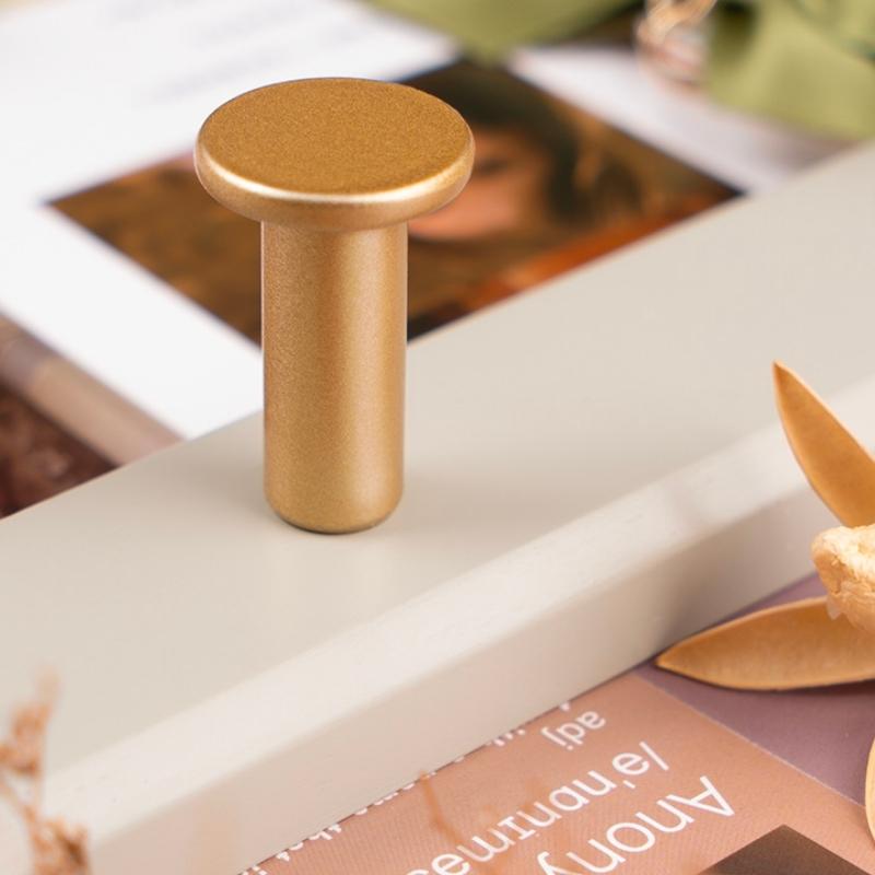 Krog - Porte-manteau élégant pour des espaces organisés