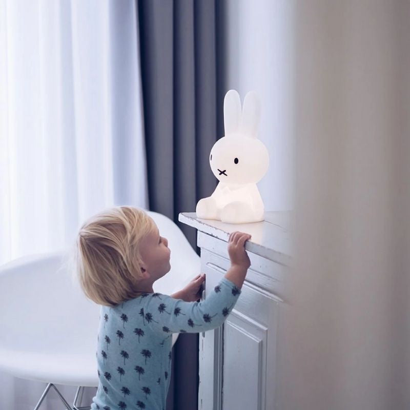 BunnyGlow Lampe de Bureau LED – Éclairage Doux et Apaisant avec un Design Intemporel