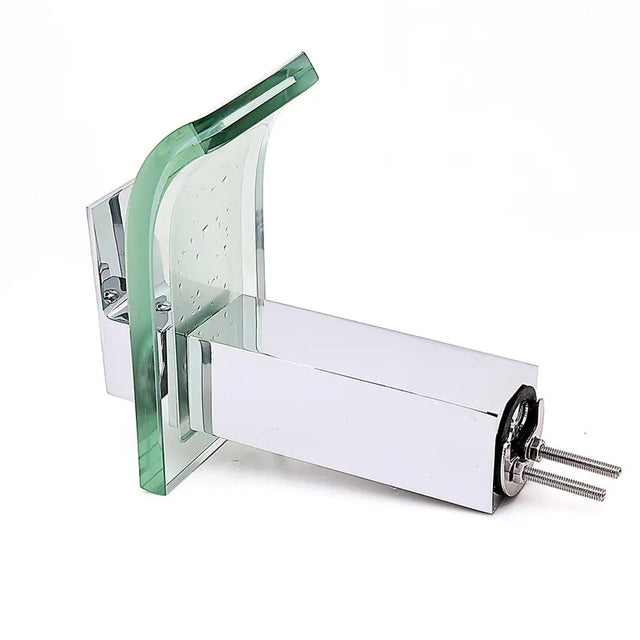 StreamFlow - Robinet élégant avec cascade pour salles de bains luxueuses