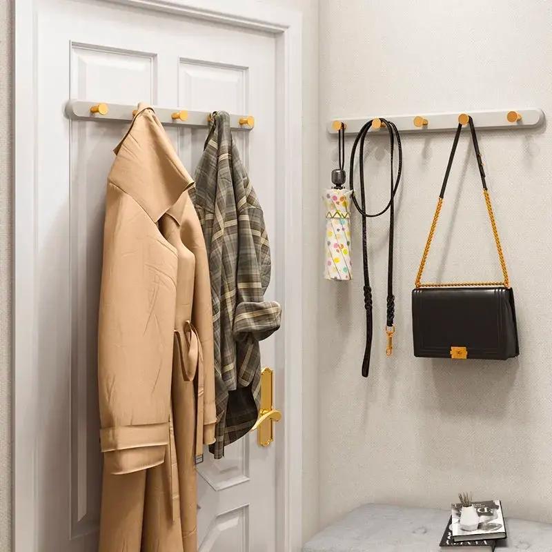 Krog - Porte-manteau élégant pour des espaces organisés