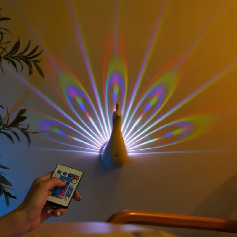 PeacockGlow Lampe de projection LED – Lampe décorative avec télécommande et effets de couleurs