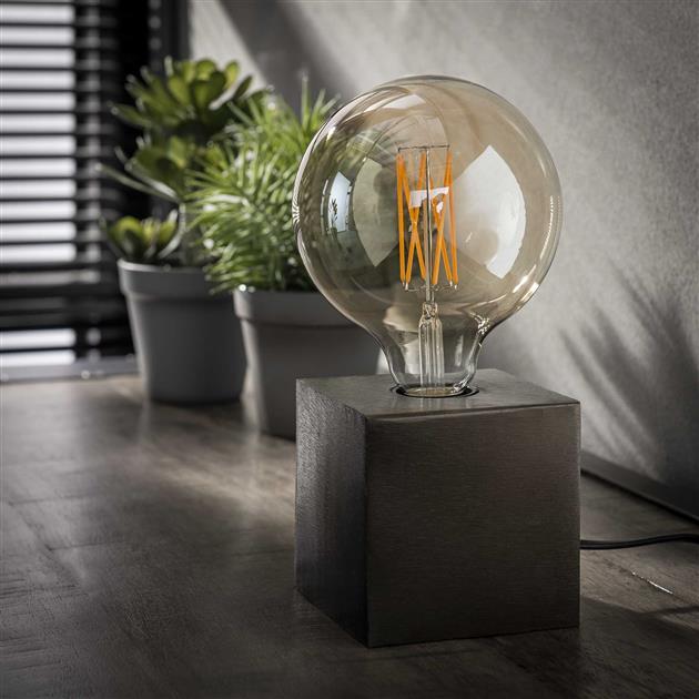 SteelLume – Lampe de table industrielle élégante