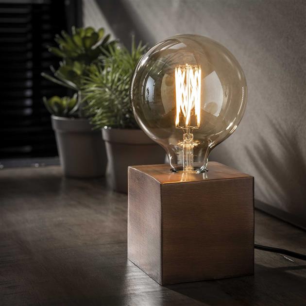 SteelLume – Lampe de table industrielle élégante