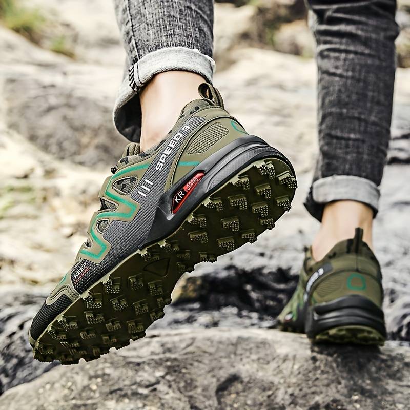 Robin - Chaussures d'athlétisme en extérieur pour hommes avec design camouflage