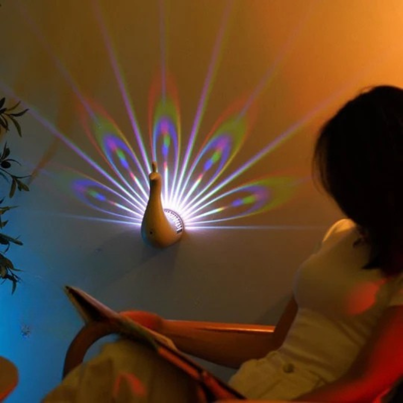 PeacockGlow Lampe de projection LED – Lampe décorative avec télécommande et effets de couleurs