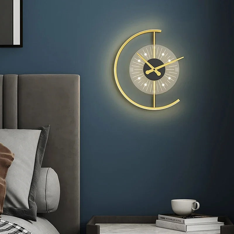LunaTime - Horloge murale moderne en croissant avec lumière douce