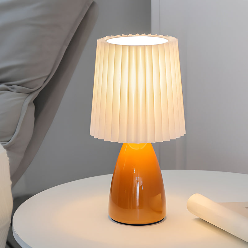 LumiElegance – Lampe de table moderne avec abat-jour en tissu plissé