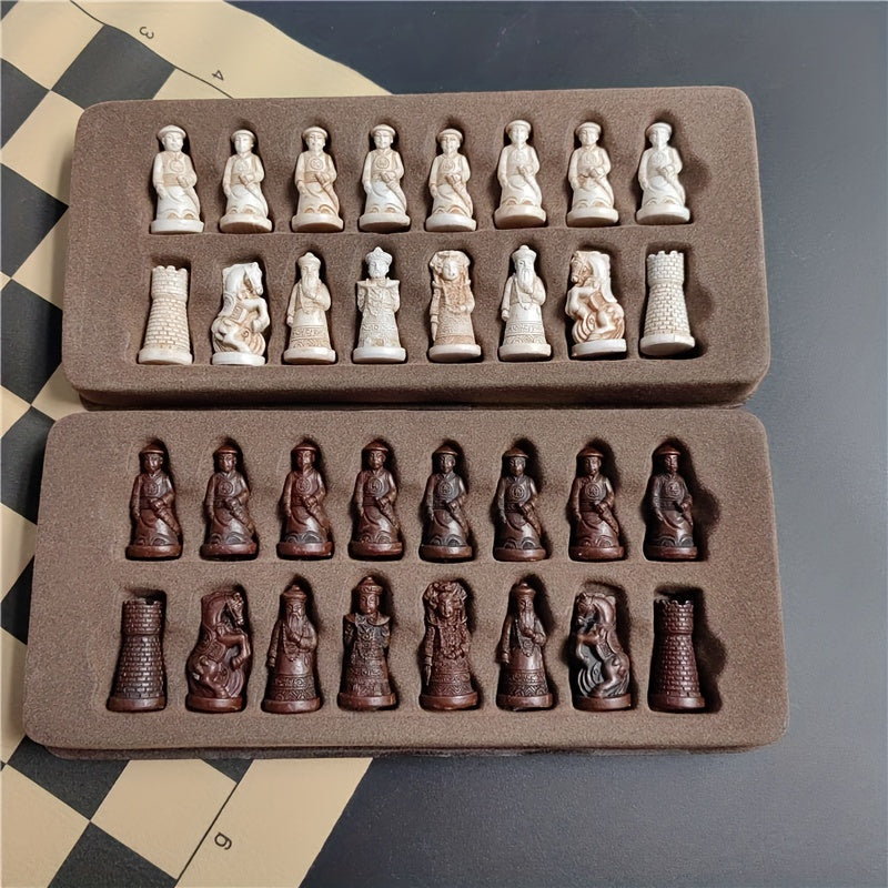 Jeu de société en cuir ancien avec des pièces de soldat distinctives