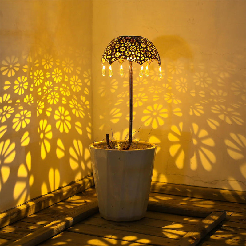 Décoration de jardin extérieure avec projection LED chaude