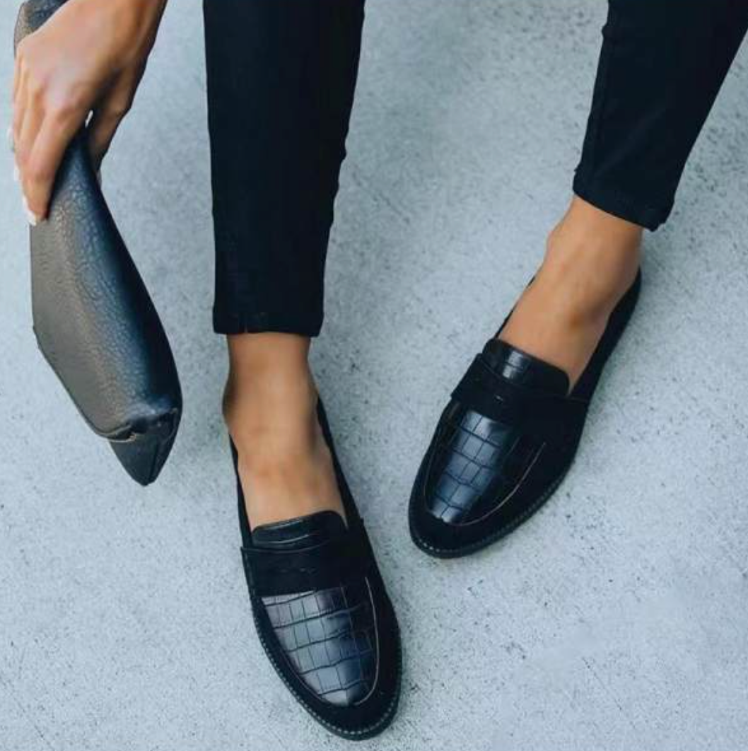 Marie - Mocassins noirs à bout texturé pour femme