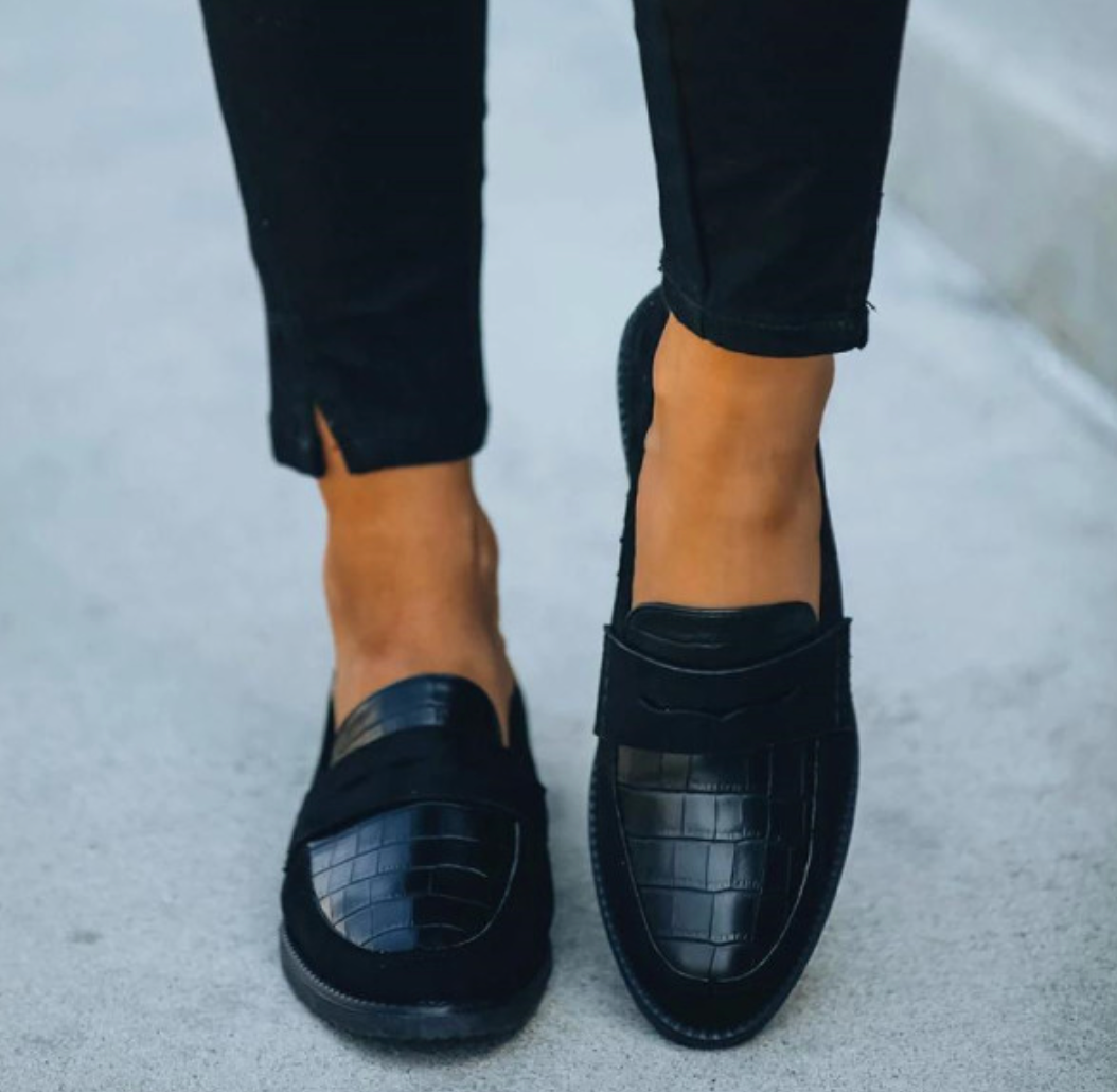 Marie - Mocassins noirs à bout texturé pour femme