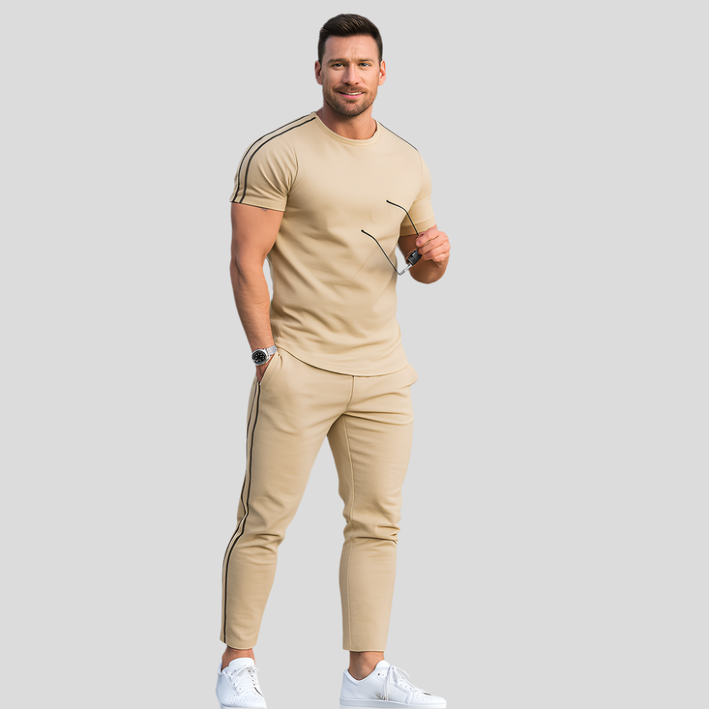 Tenue rétro streetwear pour hommes – T-shirt amples avec bandes latérales et pantalon assorti