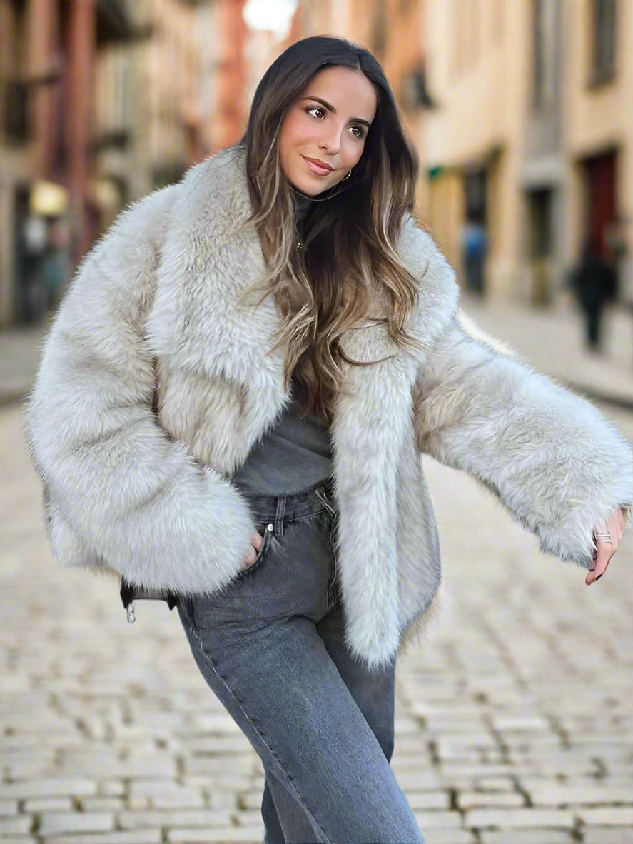 Corrine - Veste oversize en fausse fourrure à col large