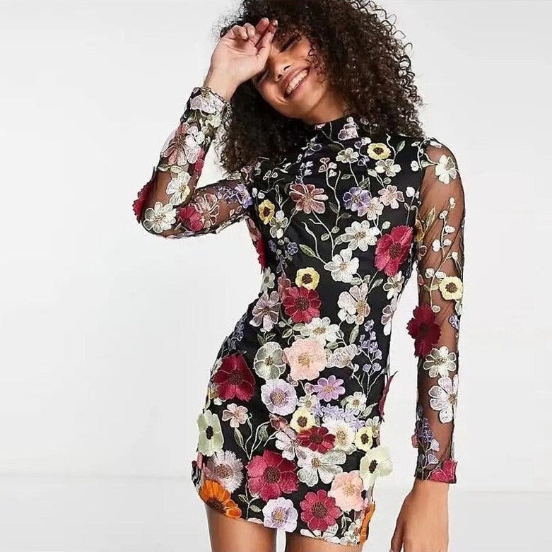 Florenda - Robe mini transparente à fleurs brodées