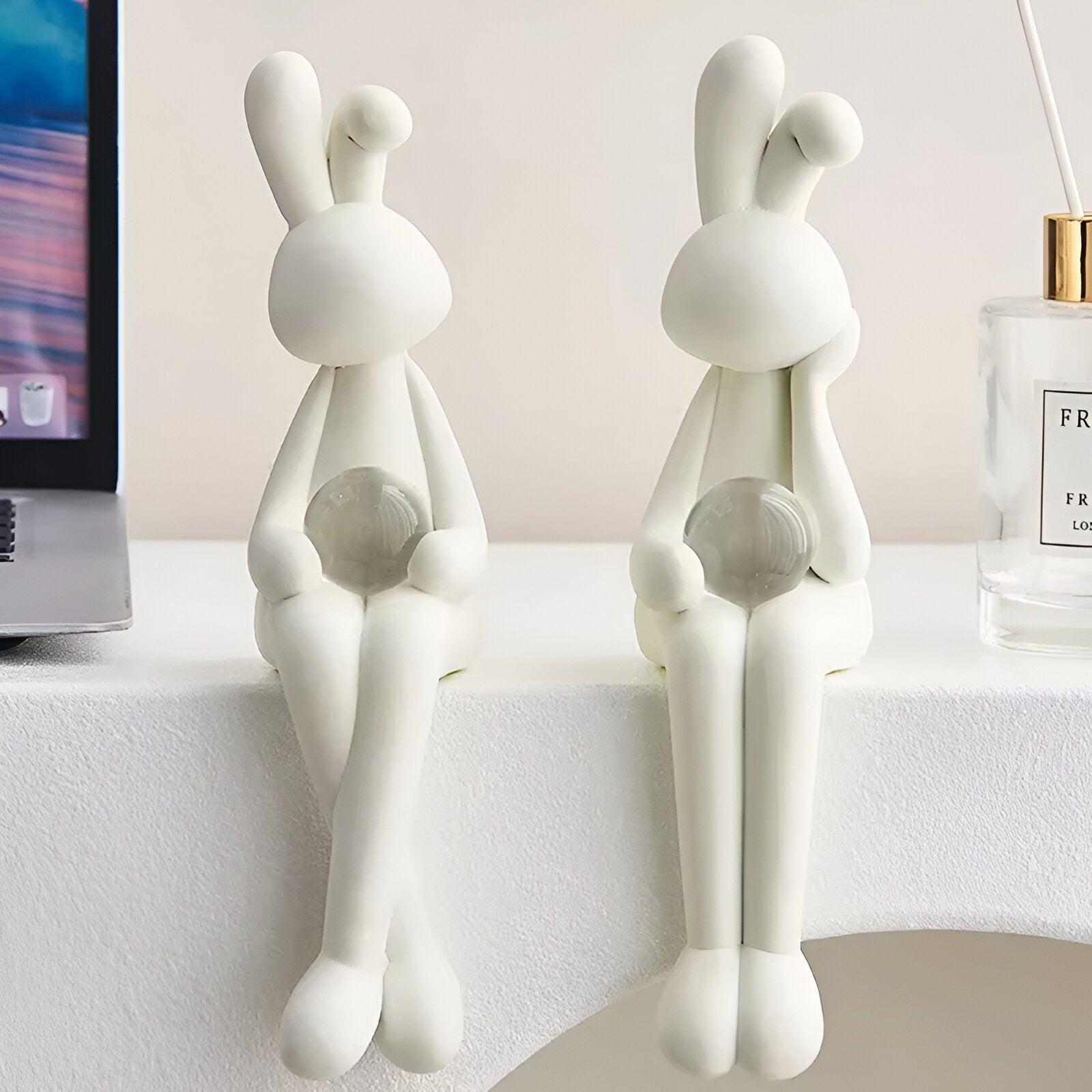 BunnyOrb - Figurines de lapin élégantes avec boule en verre