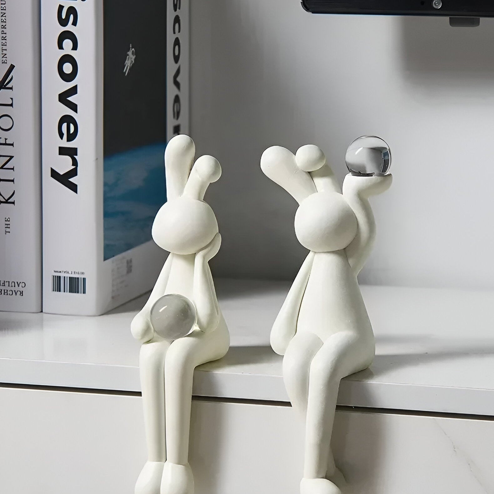 BunnyOrb - Figurines de lapin élégantes avec boule en verre