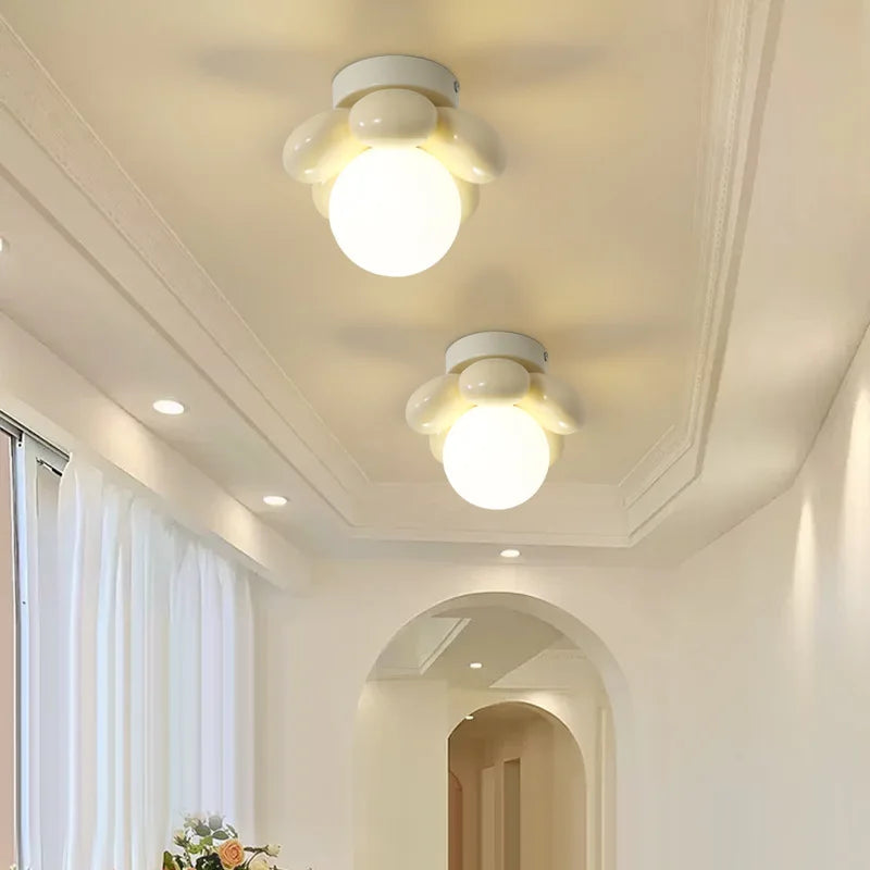 BloomGlow – Lampe de plafond moderne avec boule en verre