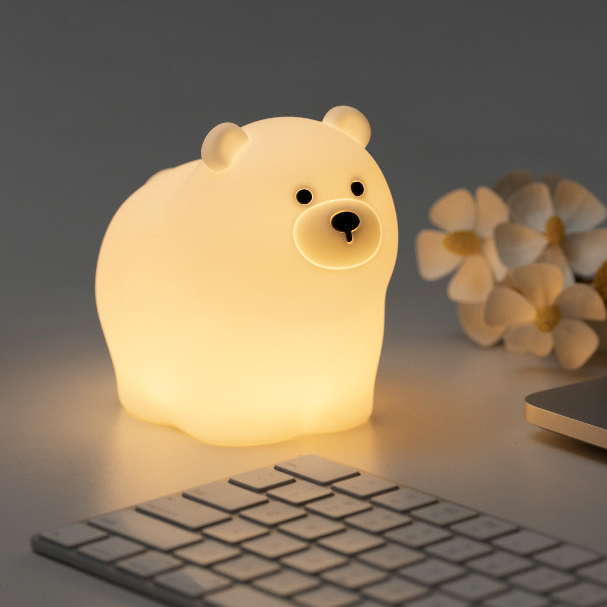 Veilleuse LED CuddleBear – Douce lueur et confort pour les enfants