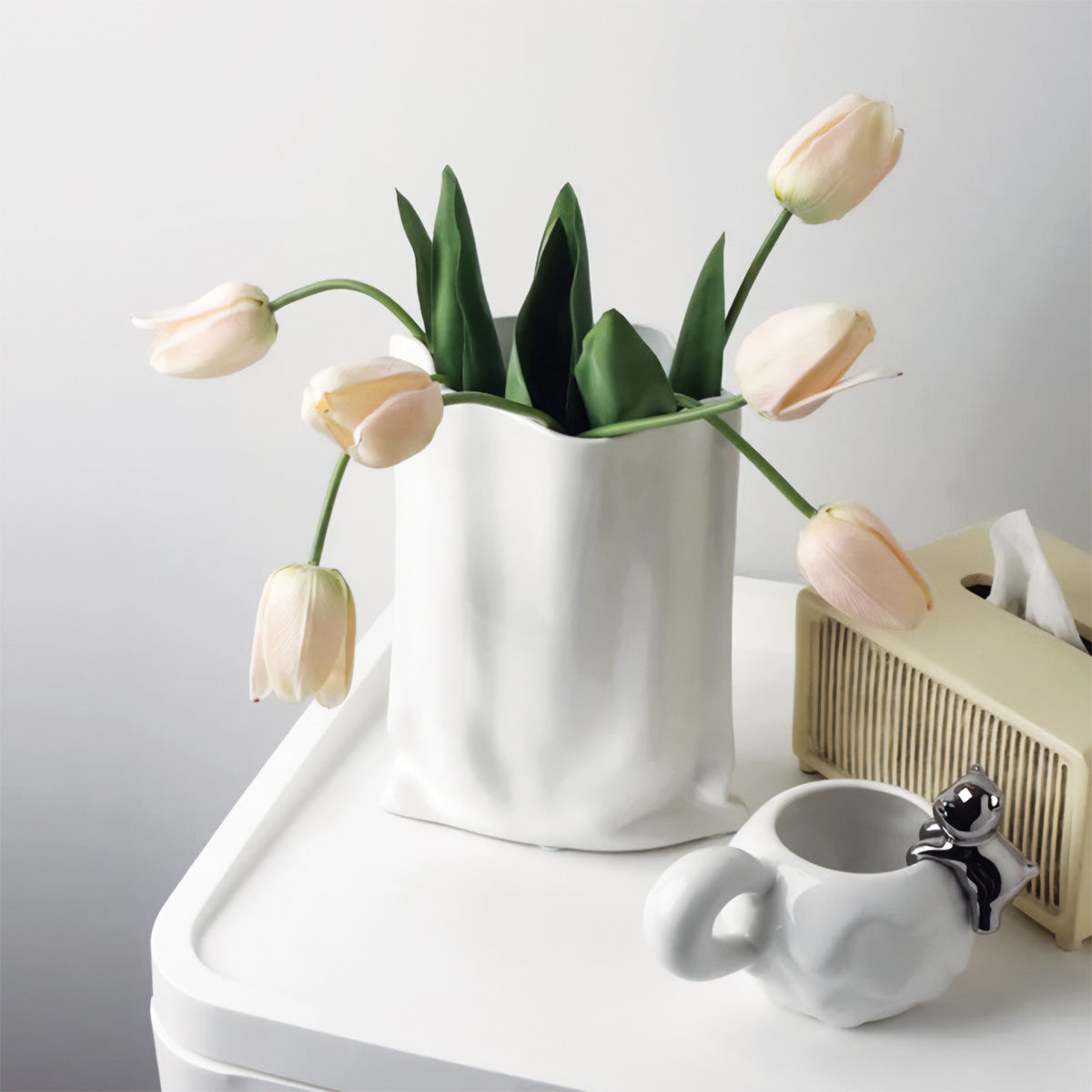 Vase CurvaVase Moderne Sculpturale – Design Courbé Élégant pour une Décoration Stylée