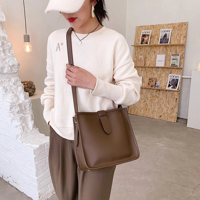 Sac Long à Bandoulière Essentiel Luxe pour Femmes